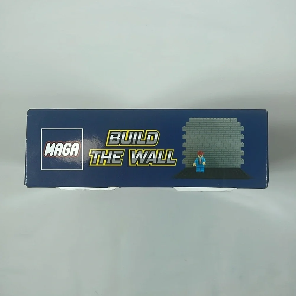 MAGA Donald Trump BUILD THE WALL 101 Pieces, includes President Trump minifigure